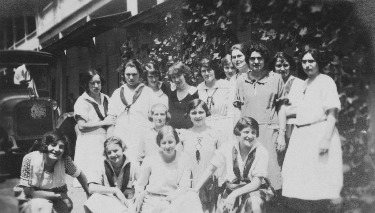 "The Crew". Juniata Voorheis back row second from left. Likely students at Montreat Normal School in the 1920s.